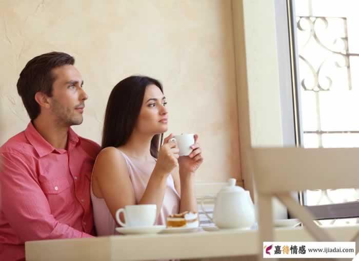 一般38岁的中年女人喜欢多少岁的中年男人？看看这三个女人怎么说_嘉待情感