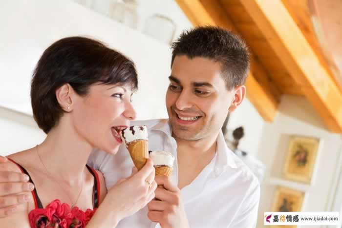 如果女人有这三个细微变化，多半对婚外的人动了情_嘉待情感