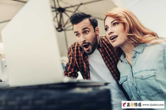 中年女人嘴上说不在意的事，心里却希望男人会主动做的四件事_嘉待情感