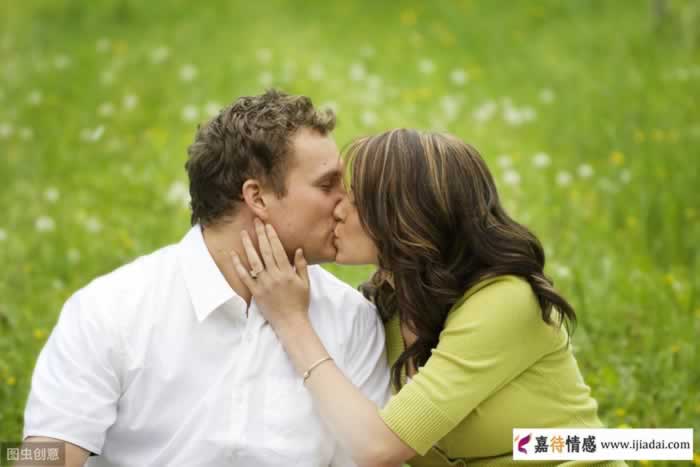 变心的女人与你争吵时，大多离不开这两个主题_嘉待情感