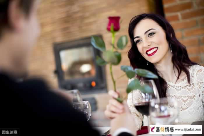 变心的女人与你争吵时，大多离不开这两个主题_嘉待情感