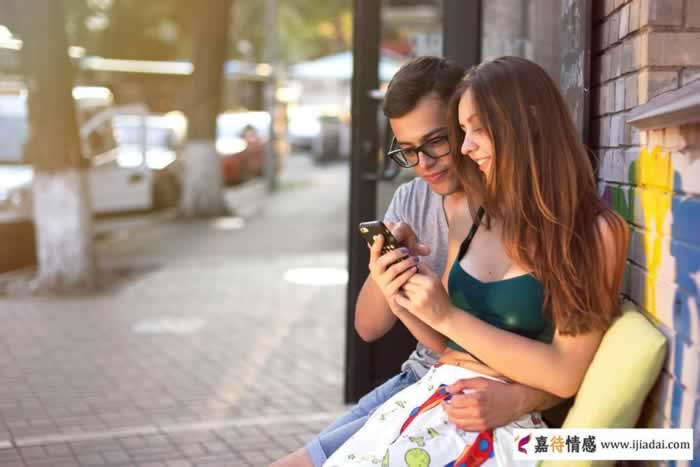 长期缺爱的女人愿意和你做这几件事，尤其到了中年_嘉待情感