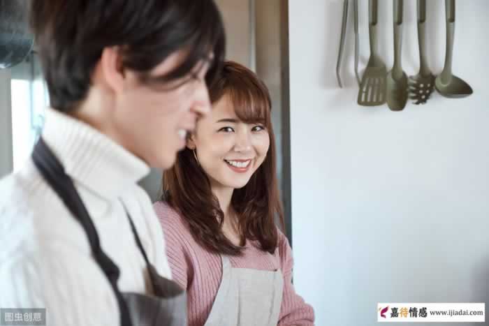 为什么这三个套路，女人越用男人越爱她？_嘉待情感