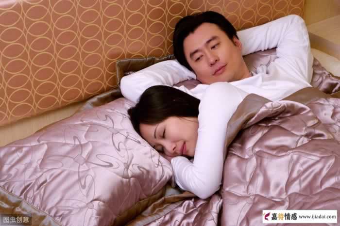 为什么这三个套路，女人越用男人越爱她？_嘉待情感