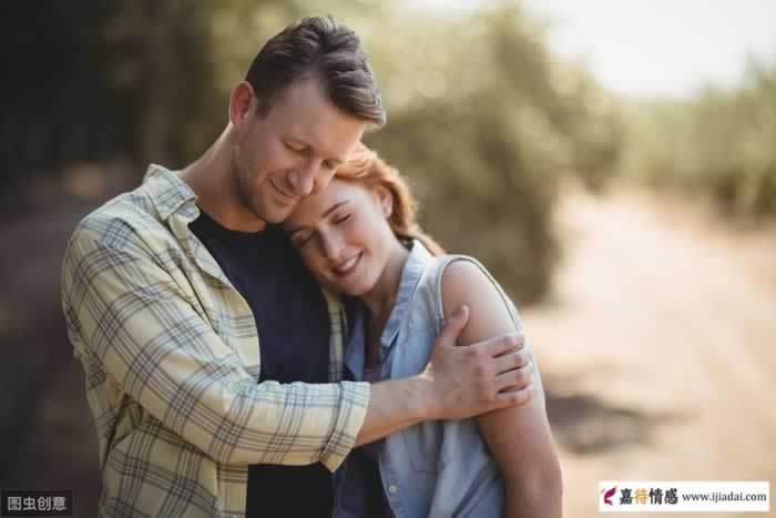 两性关系中当男人开始不再主动时，高情商的女人会怎么做？_嘉待情感