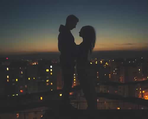 男人动心和动情区别，男人动心和动情的差异_嘉待情感