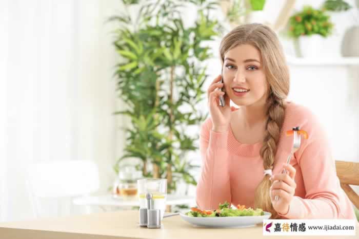 男人爱上情人后还会和妻子亲近吗？_嘉待情感