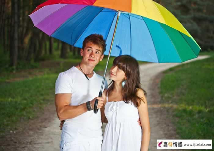 人到中年很容易男人着迷的女人，身上一般有三种味道_嘉待情感