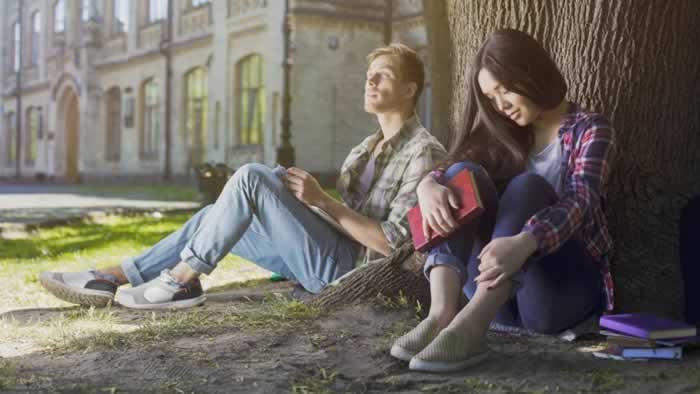 分手后前男友不肯见面，怎么挽回前男友，朋友圈不可忽视_嘉待情感