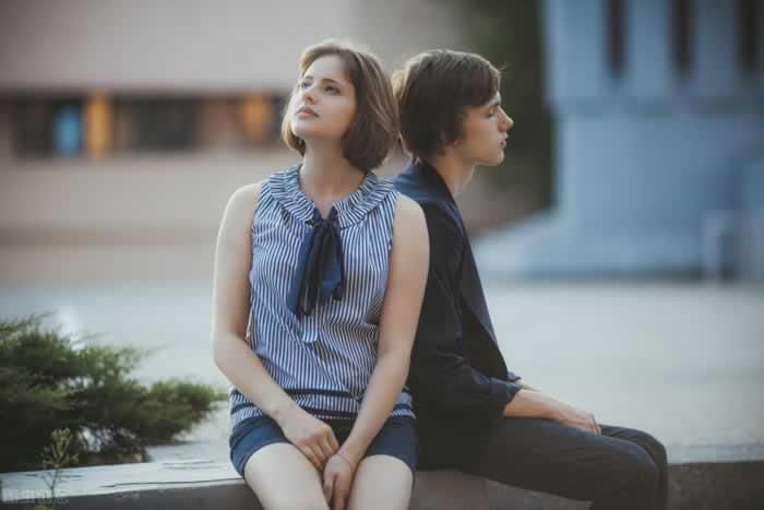 分手后挽回前任，消除前男友的反感，你可以这样做_嘉待情感