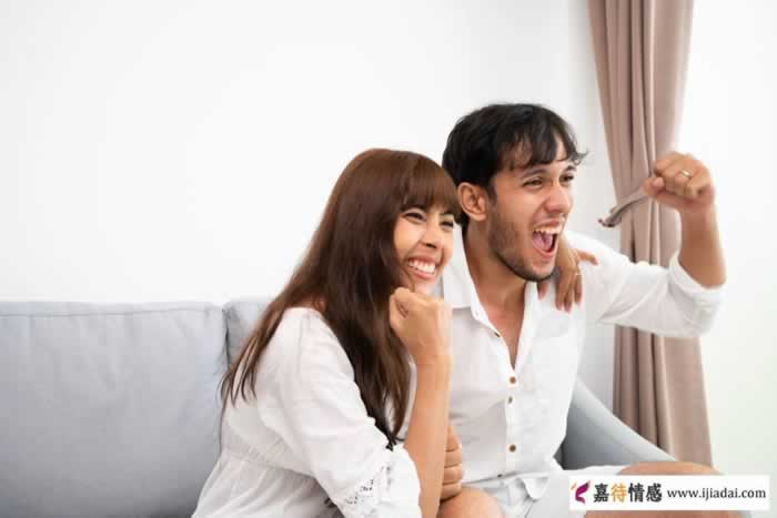 中年后的男女谁更依赖另一半？_嘉待情感