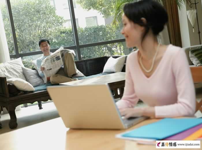 中年后的男女谁更依赖另一半？_嘉待情感