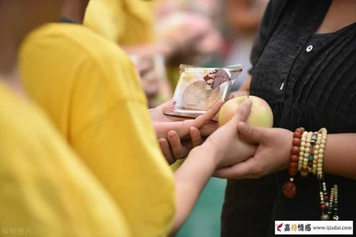 穷头百姓有资格谈恋爱吗？_嘉待情感