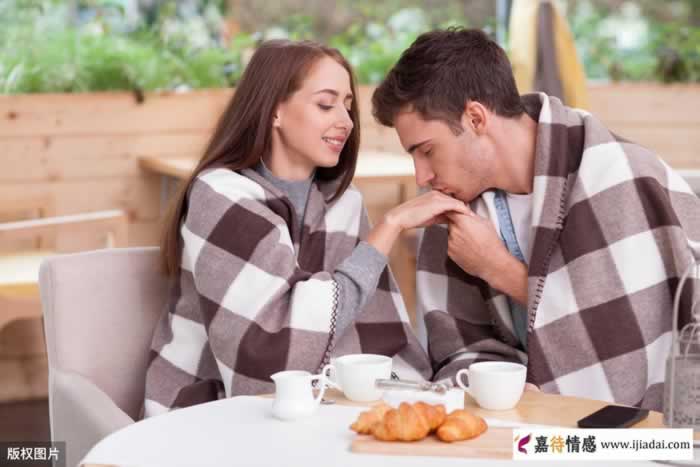 多数中年女人没有多复杂，对男人多数只有这两点要求_嘉待情感