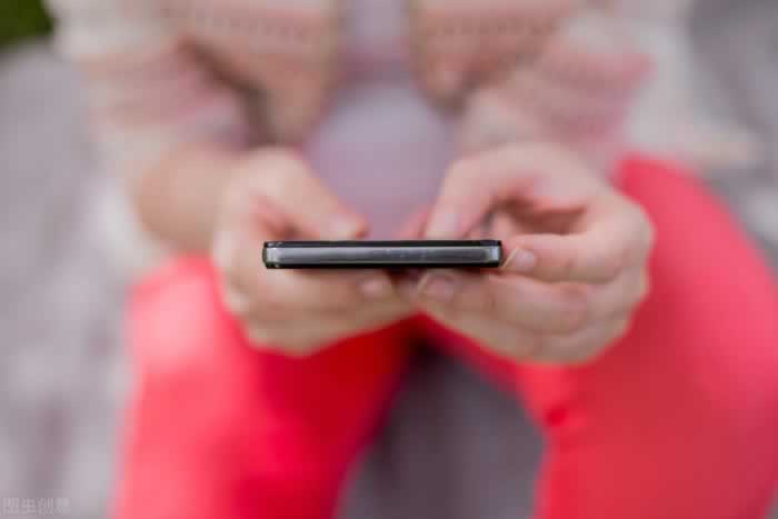 前任会回复消息，但他不会主动联系你该怎样挽回？_嘉待情感