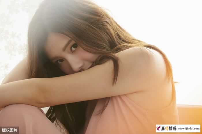 女人是怎样发现男人变心的？3个女人说了大实话_嘉待情感