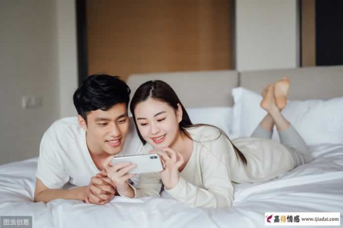 中年异性独处时，男女之间的暧昧信号你们知道几个？_嘉待情感