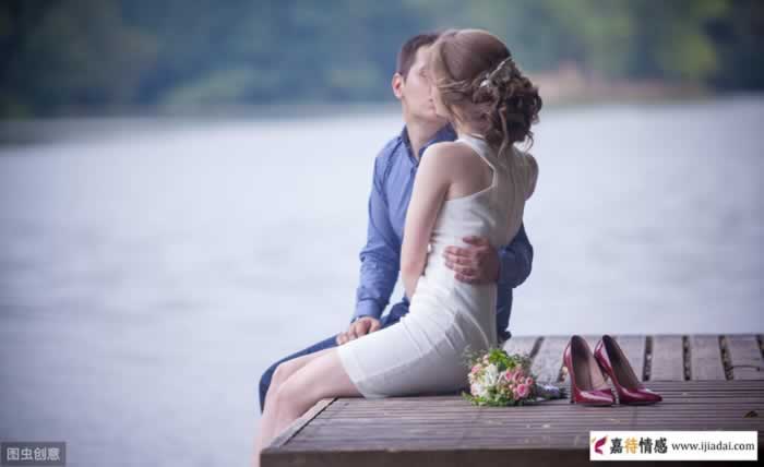 中年女人向你索要钱的时候，男人这样回复左右都不会吃亏_嘉待情感