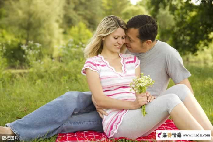 娶了情人的再婚男人现在过得好吗？中年男人含泪说了心里话_嘉待情感