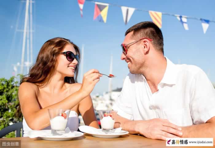 女人爱上别人的时候，不会主动分开，只会让男生先去说_嘉待情感