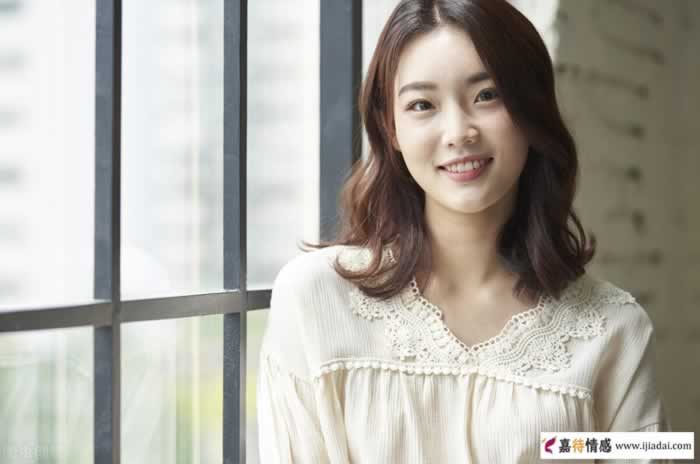 男人有这3个表现，说明他活得很憋屈_嘉待情感