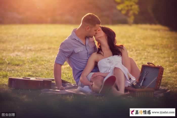 男人越是这样主动大多女人会越心动，男人要知道_嘉待情感