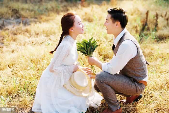 男人不愿做家务怎么办？学用这四个小技巧，让他主动做家务_嘉待情感